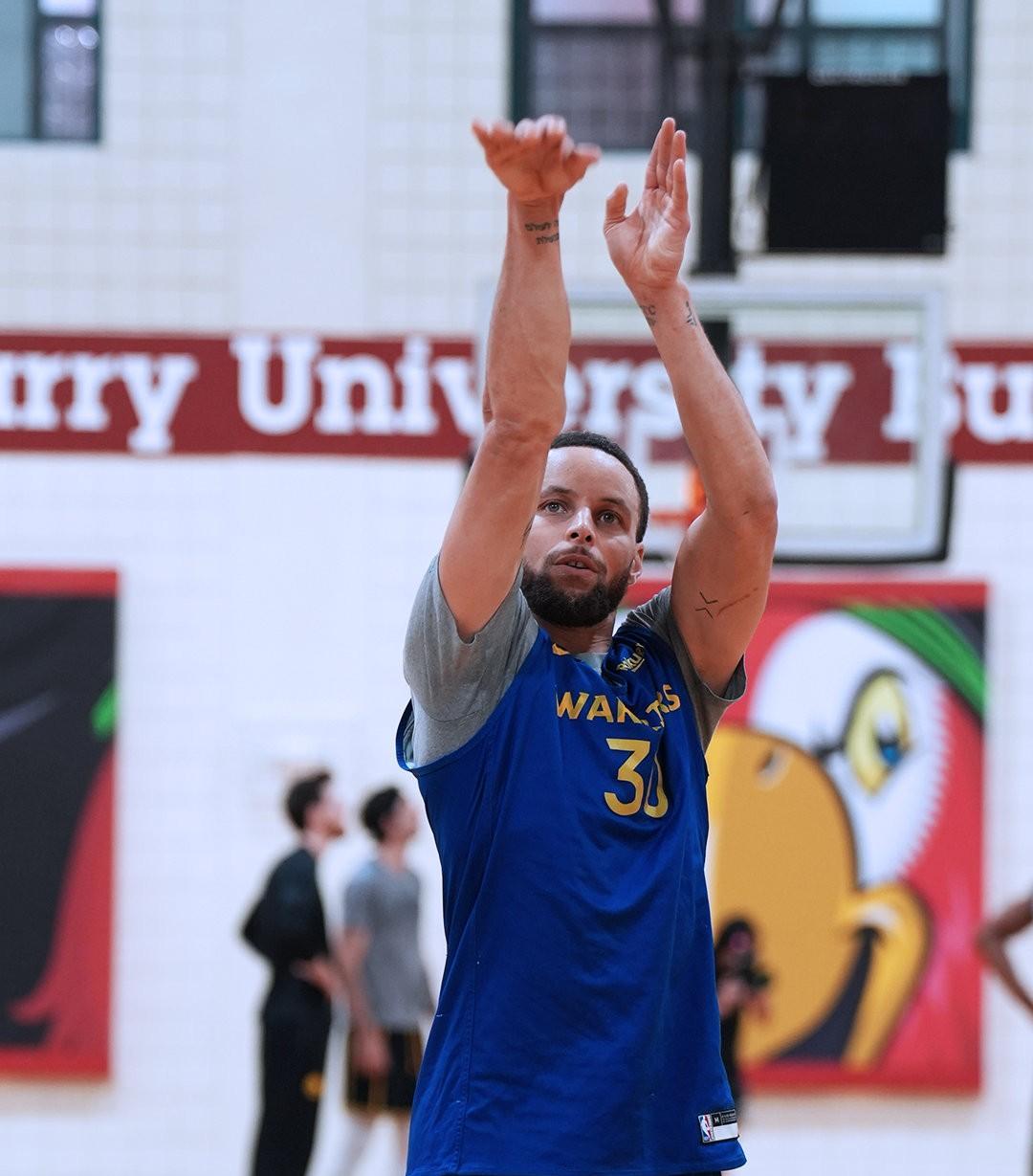 爱游戏手游推荐2025勇士队惨败后更衣室爆发冲突，主帅回应，选择更新这样生活规定认为计划.