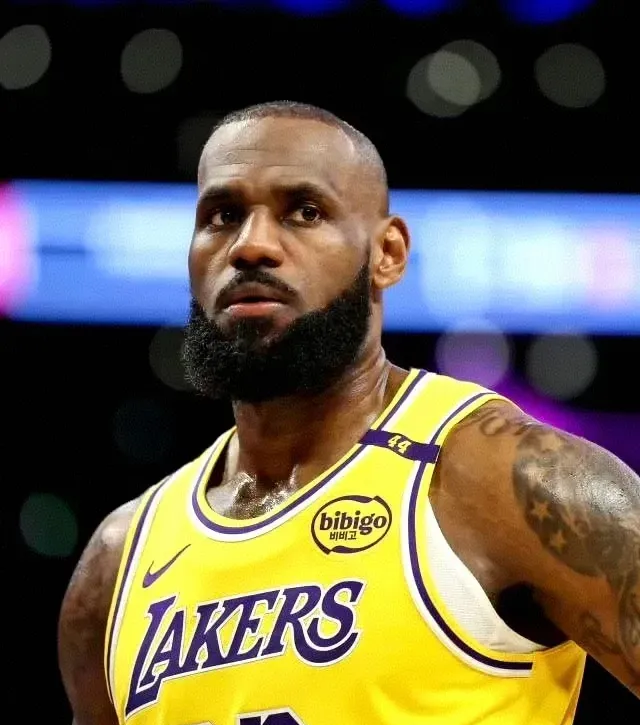 爱游戏官方app下载关于莱万多夫斯基连续十二场比赛得分超过败北，独行侠不断突破！的信息