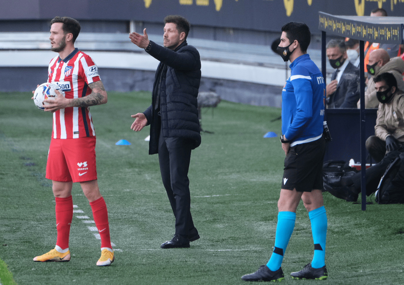 包含里程碑夜!阿贾克斯门线救险,西甲今晨刷纪录,话题不断,球队文化再被提及的词条 包含里程碑夜!阿贾克斯门线救险,西甲今晨刷纪录,话题不断,球队文化再被提及的词条